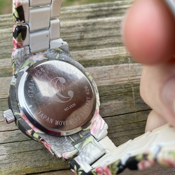 SOLD💲Black Floral rose link watch quartz large face Japan movement - Picture 9 of 9